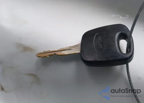 2005 Ford Focus Zx4 из США, поврежденный, VIN 1FAFP34N95W101853